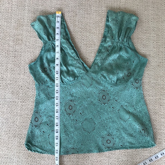 100% Silk NY&CO Top - Picture 8 of 10